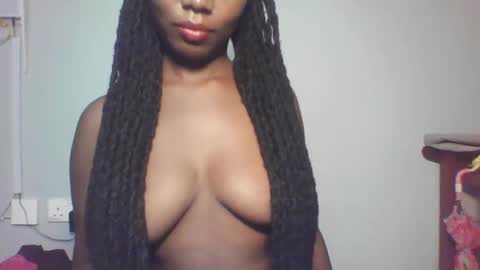 Snapshot of melanin_sassy96 chatting on 12.19.24 bad lil shawry online show from 12.19.24