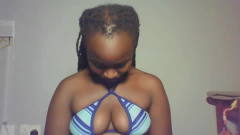 Snapshot of melanin_sassy96 chatting on 12.19.24 bad lil shawry online show from 12.19.24