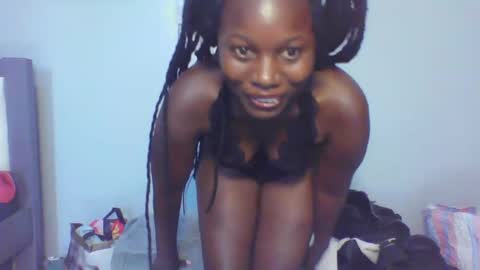 Snapshot of melanin_sassy96 chatting on 01.10.25 bad lil shawry online show from 01.10.25