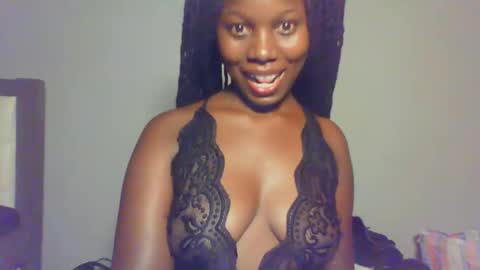 Snapshot of melanin_sassy96 chatting on 01.10.25 bad lil shawry online show from 01.10.25