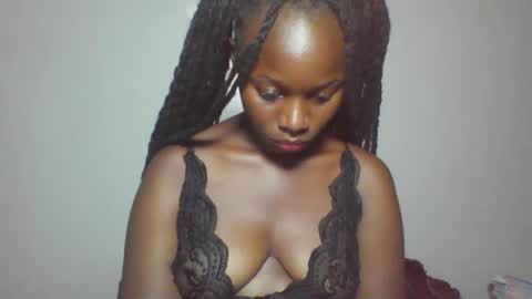 Snapshot of melanin_sassy96 chatting on 01.11.25 bad lil shawry online show from 01.11.25