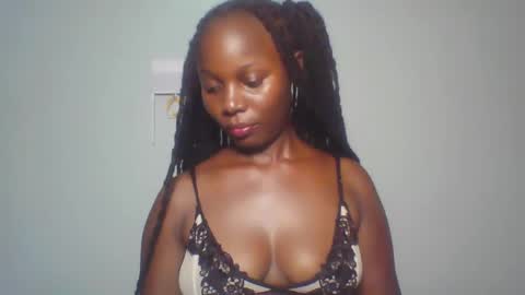 Snapshot of melanin_sassy96 chatting on 01.16.25 bad lil shawry online show from 01.16.25