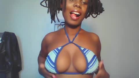 Snapshot of melanin_sassy96 chatting on 01.26.25 bad lil shawry online show from 01.26.25