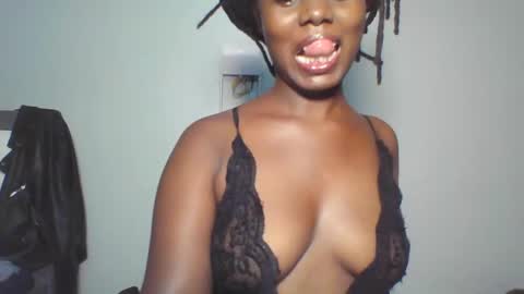 Snapshot of melanin_sassy96 chatting on 01.27.25 bad lil shawry online show from 01.27.25