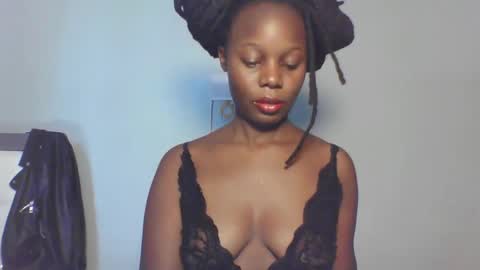 Snapshot of melanin_sassy96 chatting on 01.28.25 bad lil shawry online show from 01.28.25