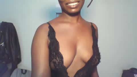Snapshot of melanin_sassy96 chatting on 01.28.25 bad lil shawry online show from 01.28.25