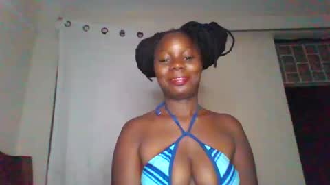 Snapshot of melanin_sassy96 chatting on 02.13.25 bad lil shawry online show from 02.13.25