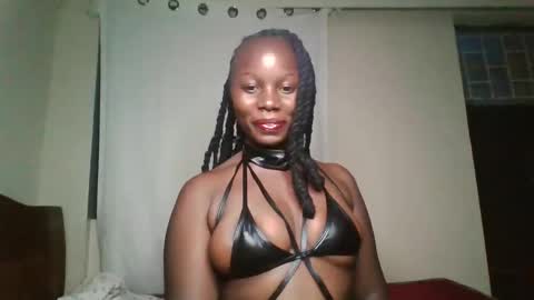 Snapshot of melanin_sassy96 chatting on 02.19.25 bad lil shawry online show from 02.19.25
