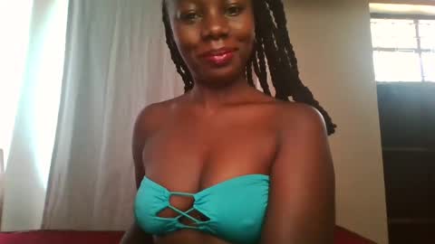 Snapshot of melanin_sassy96 chatting on 03.11.25 bad lil shawry online show from 03.11.25