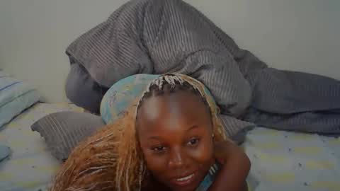Snapshot of melanin_sassy96 chatting on 09.19.25 bad lil shawry online show from 09.19.25