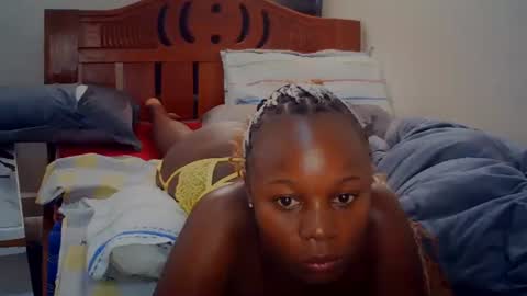 Snapshot of melanin_sassy96 chatting on 09.22.25 bad lil shawry online show from 09.22.25