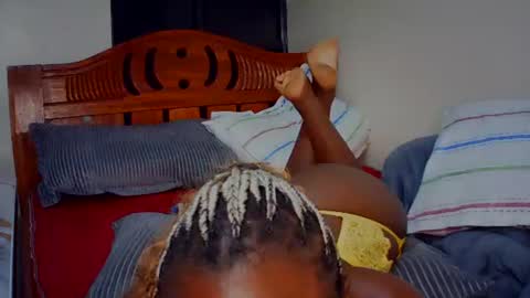 Snapshot of melanin_sassy96 chatting on 10.08.25 bad lil shawry online show from 10.08.25