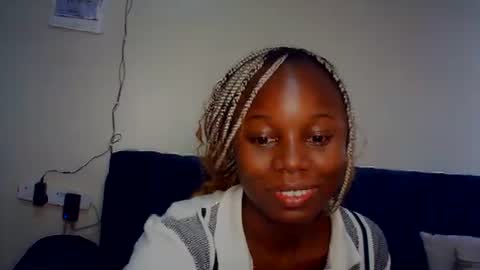 Snapshot of melanin_sassy96 chatting on 10.12.25 bad lil shawry online show from 10.12.25