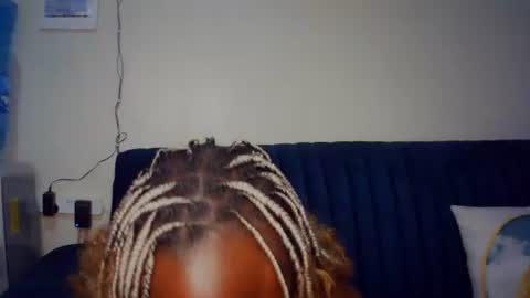 Snapshot of melanin_sassy96 chatting on 10.13.25 bad lil shawry online show from 10.13.25