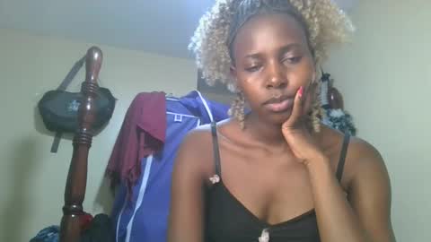 Snapshot of melaninblue chatting on 05.28.26 melaninblue online show from 05.28.26