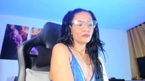 Snapshot of melannia_hills chatting on 01.21.25 melannia_hills online show from 01.21.25