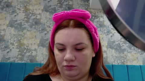 Snapshot of melanniebrown chatting on 01.06.25 melanniebrown online show from 01.06.25