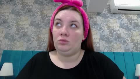 Snapshot of melanniebrown chatting on 02.03.25 melanniebrown online show from 02.03.25