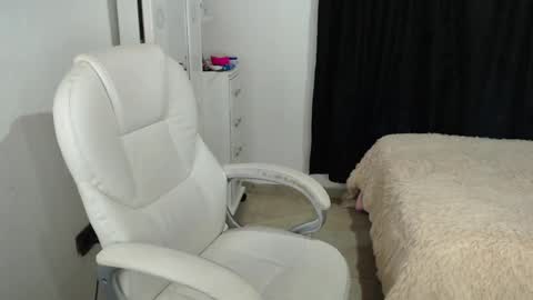 Melannie online show from 02.04.25