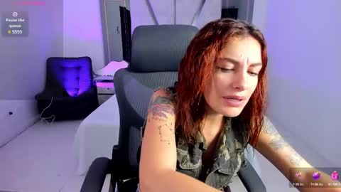 Snapshot of melanny_luv chatting on 02.23.25 MelanyLuv online show from 02.23.25