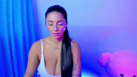 Snapshot of melanny_skies chatting on 10.07.25 Melanny online show from 10.07.25