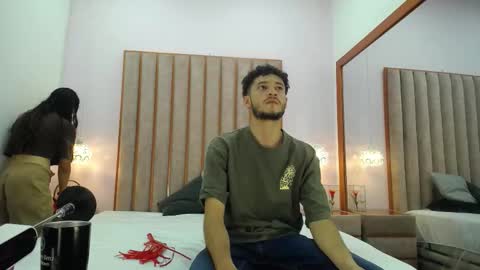 Snapshot of melanyandethan chatting on 10.19.25 melanyandethan online show from 10.19.25