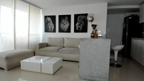 Snapshot of melanyrosse chatting on 01.20.25 Melany online show from 01.20.25