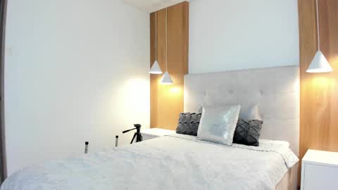 Snapshot of melanyrosse chatting on 02.28.25 Melany online show from 02.28.25