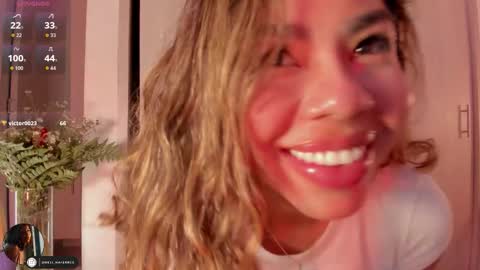 Snapshot of melina_ferrer1 chatting on 03.11.26 EI online show from 03.11.26