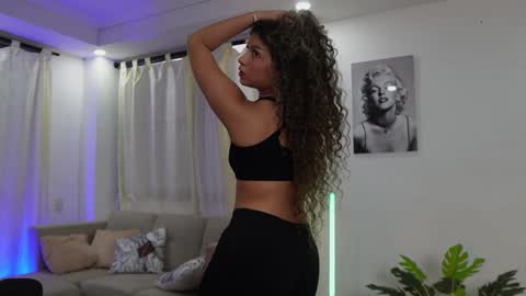 Snapshot of melina_smith1 chatting on 01.17.25 MelinaSmith online show from 01.17.25