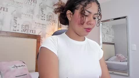 M E L I N A  online show from 01.27.25