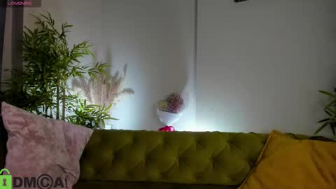 Snapshot of melisa_violet chatting on 11.08.25 melisa_violet online show from 11.08.25