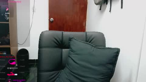 Snapshot of melissa_and_dany chatting on 10.27.25 Melissas Corner online show from 10.27.25