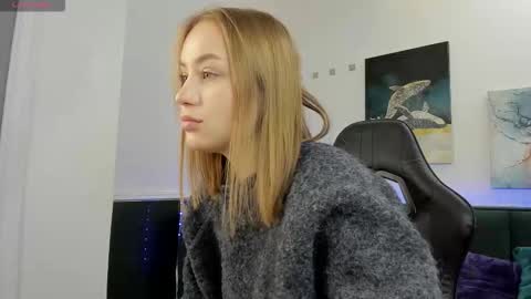 Snapshot of melissa_new22 chatting on 12.15.25 melissa_new22 online show from 12.15.25