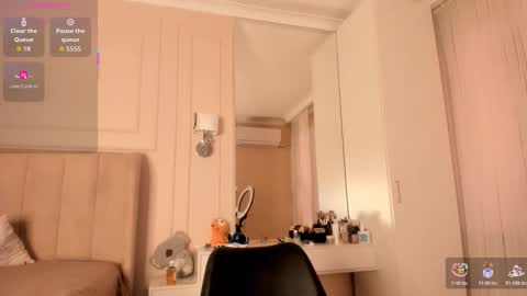 Snapshot of melissa_yamazaki chatting on 11.19.25 Lisaa online show from 11.19.25