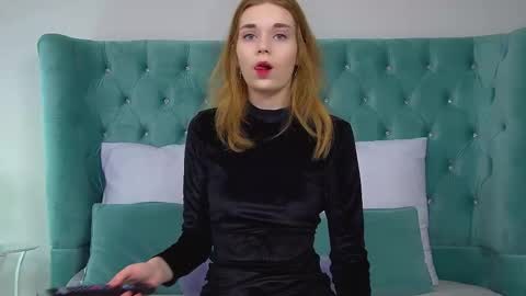 Snapshot of melissabauch chatting on 10.10.25 Melisa online show from 10.10.25