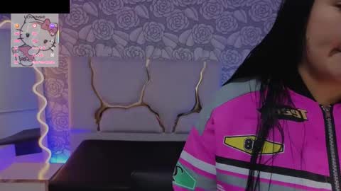 Snapshot of mellani_tay chatting on 11.05.25 Mellani online show from 11.05.25