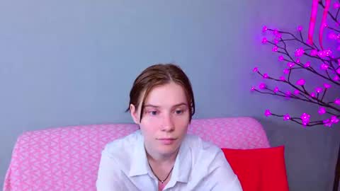 mellhyees online show from 07.10.26