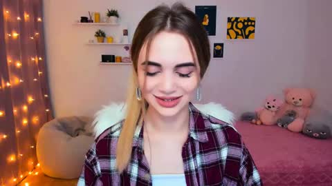 Snapshot of mellifluoustess chatting on 01.11.25 Tessa online show from 01.11.25