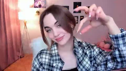 Snapshot of mellifluoustess chatting on 02.25.25 Tessa online show from 02.25.25