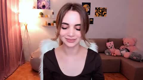Snapshot of mellifluoustess chatting on 03.05.25 Tessa online show from 03.05.25