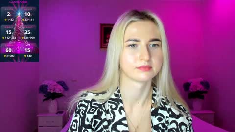 Snapshot of mellina_tey chatting on 12.10.24 Mellina online show from 12.10.24