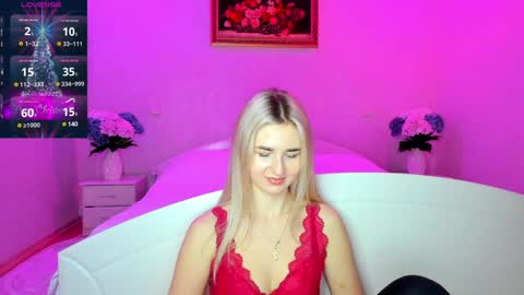 Snapshot of mellina_tey chatting on 12.10.24 Mellina online show from 12.10.24