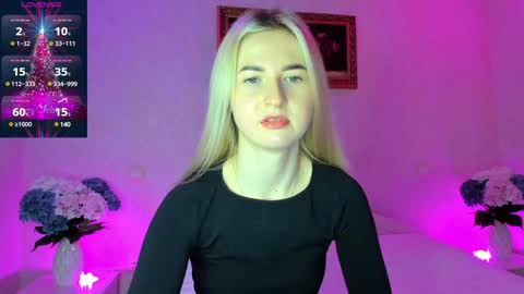 Snapshot of mellina_tey chatting on 12.12.24 Mellina online show from 12.12.24