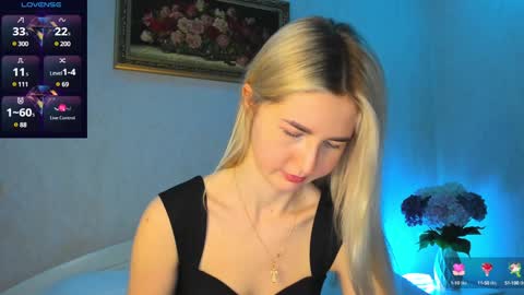 Snapshot of mellina_tey chatting on 12.18.24 Mellina online show from 12.18.24