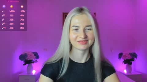 Snapshot of mellina_tey chatting on 01.02.25 Mellina online show from 01.02.25