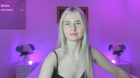 Snapshot of mellina_tey chatting on 01.04.25 Mellina online show from 01.04.25