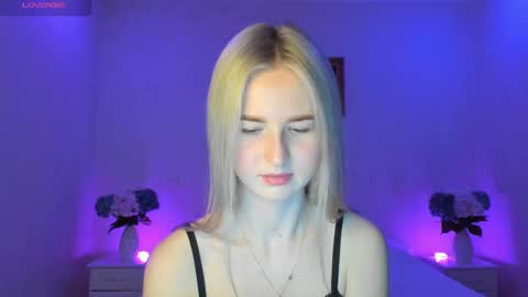 Snapshot of mellina_tey chatting on 03.07.25 Mellina online show from 03.07.25