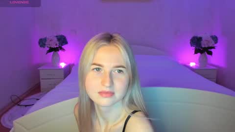 Snapshot of mellina_tey chatting on 03.07.25 Mellina online show from 03.07.25