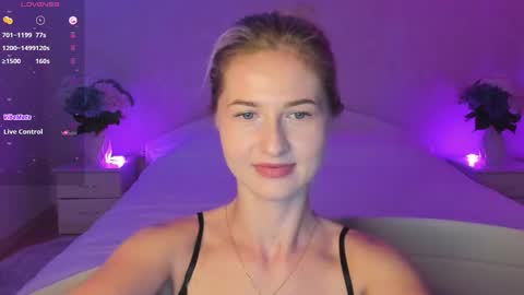 Snapshot of mellina_tey chatting on 09.09.25 Mellina online show from 09.09.25